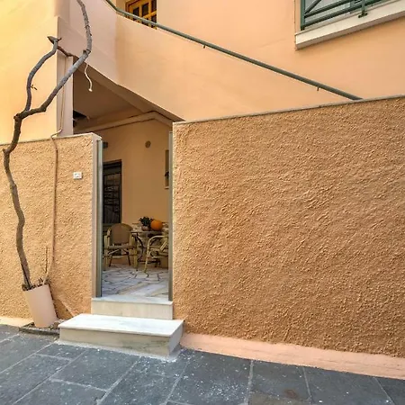 شقة ανακαινισμένη κατοικία 50 μέτρα από το λιμάνι إرموبولّي